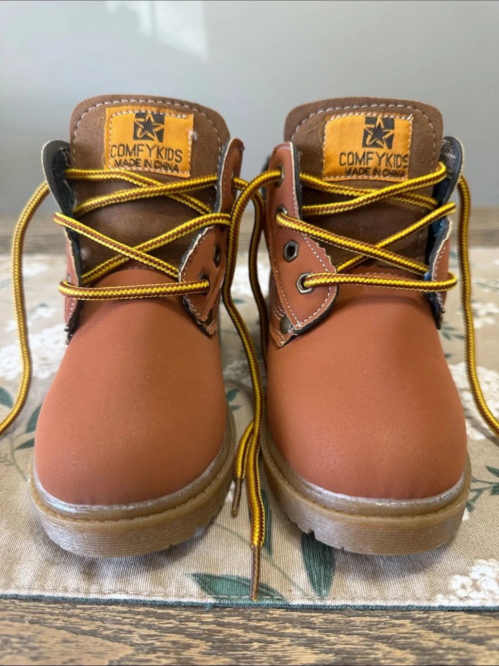 Comfy Kids' Brown Work Boots with Yellow Laces Size 29 or‎ 11.5 US Size